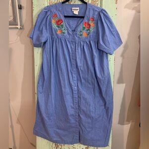 Women’s vintage National blue floral midi dress with button-up front and pockets